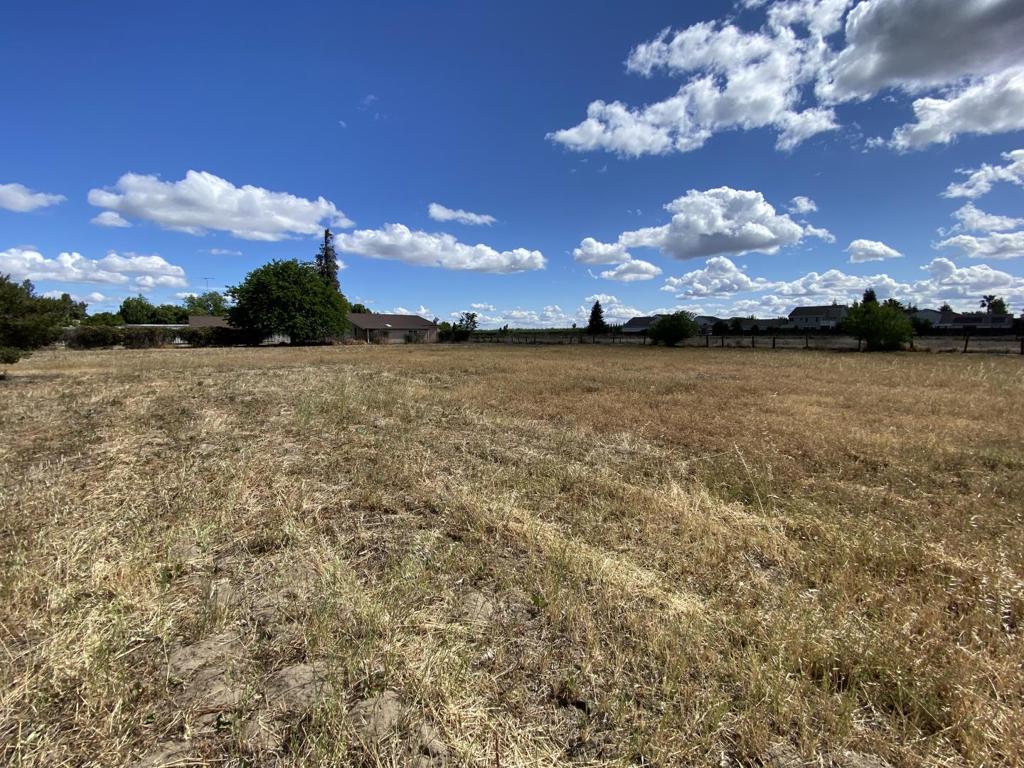 16244 Cottage Avenue Property Photo 1