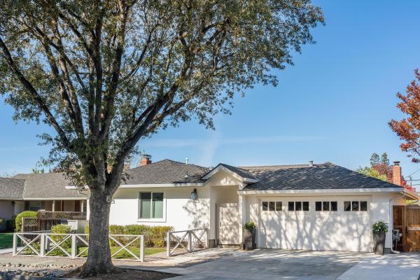 1641 Hyacinth Lane Property Photo 1