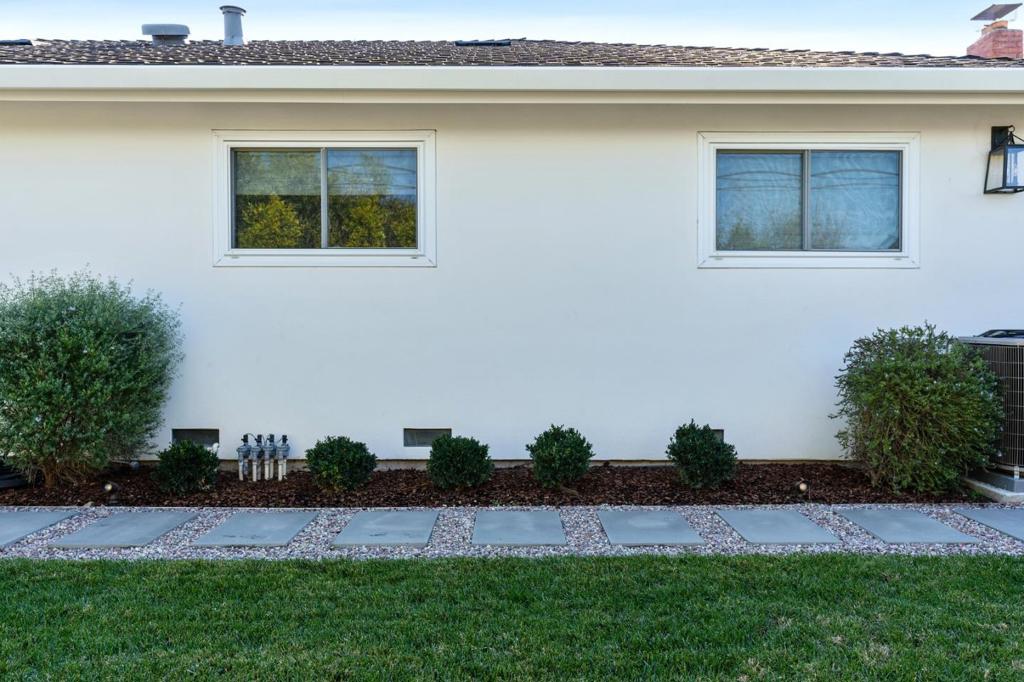 1641 Hyacinth Lane Property Photo 22