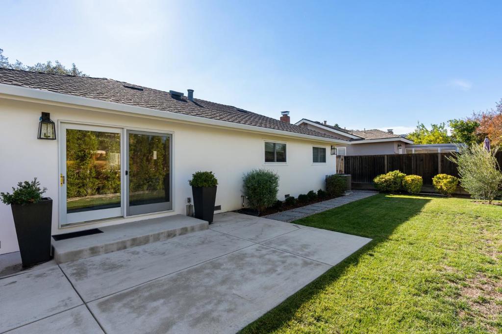 1641 Hyacinth Lane Property Photo 23