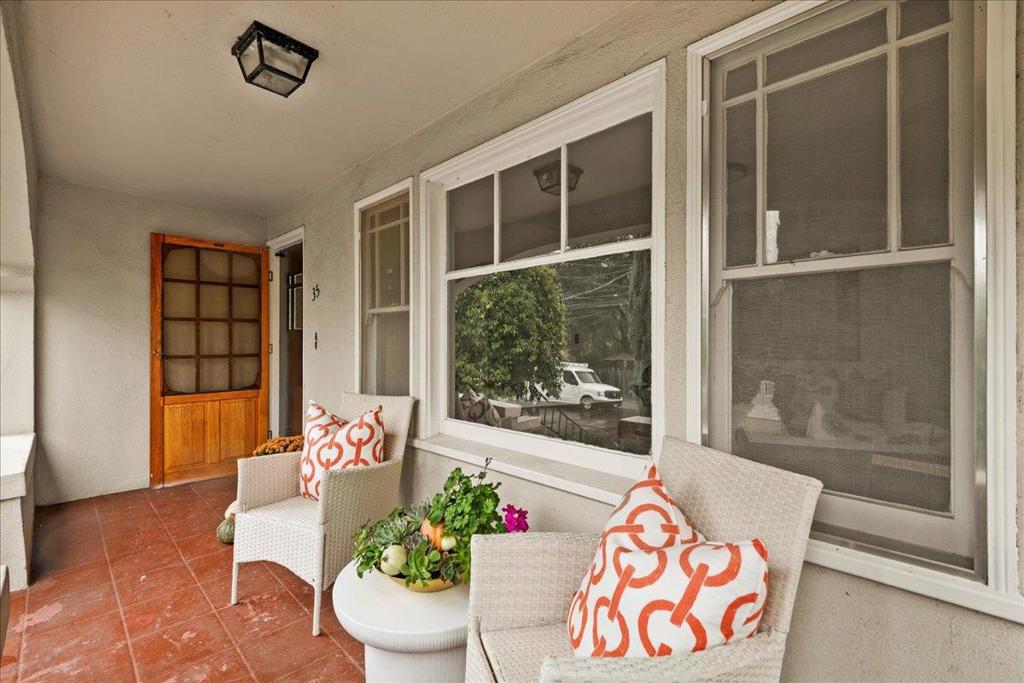 35 Montgomery Street Property Photo 4