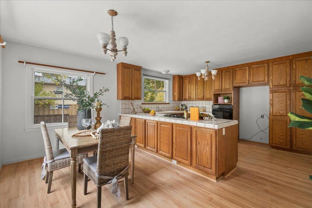 35 Montgomery Street Property Photo 8