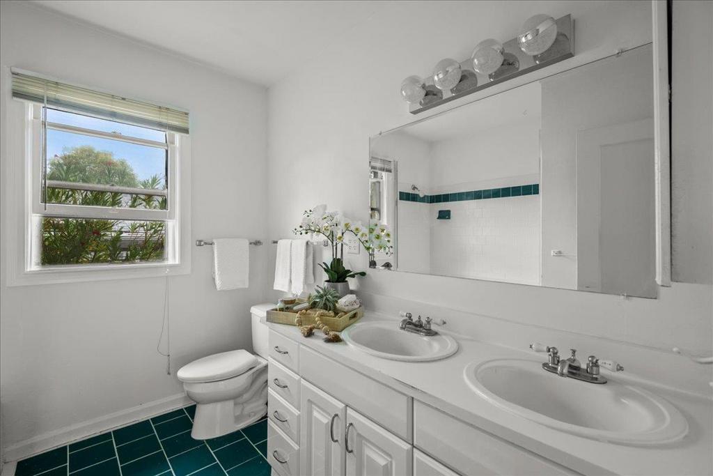 35 Montgomery Street Property Photo 13