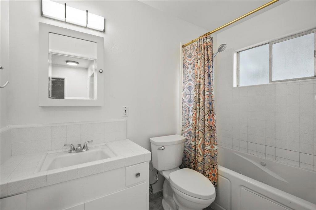 35 Montgomery Street Property Photo 27