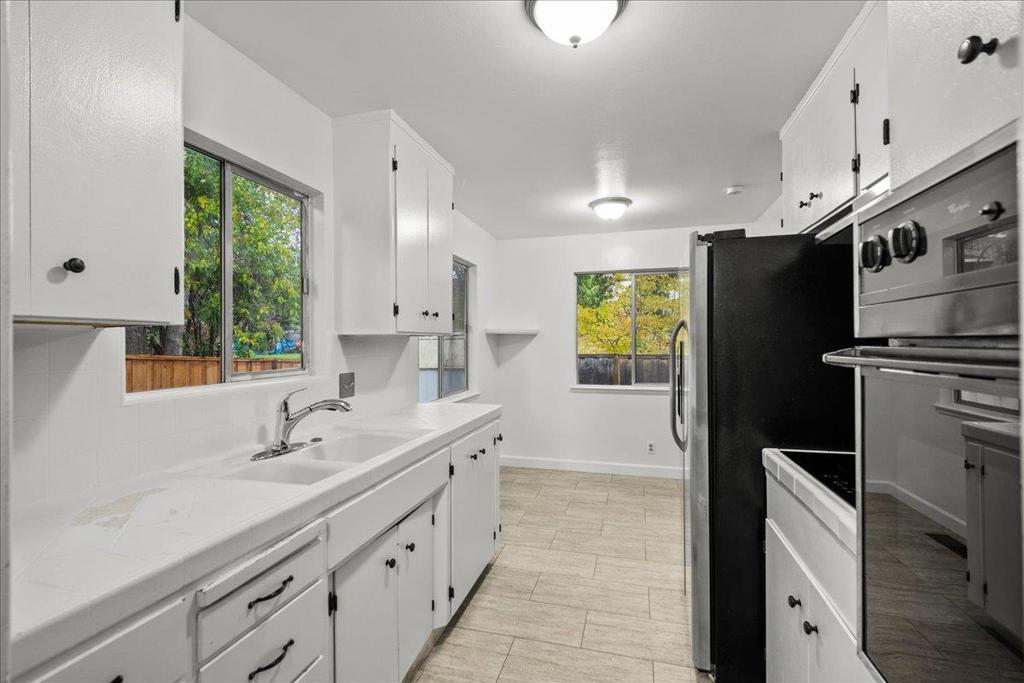 35 Montgomery Street Property Photo 35
