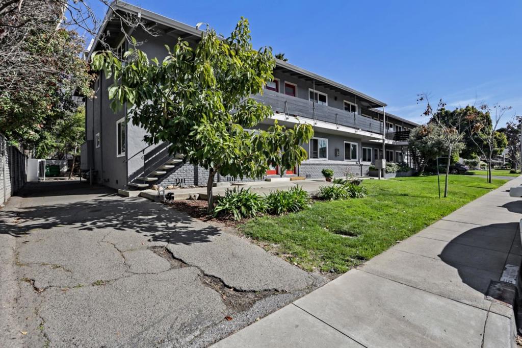 1727 Marco Polo Way Property Photo 3