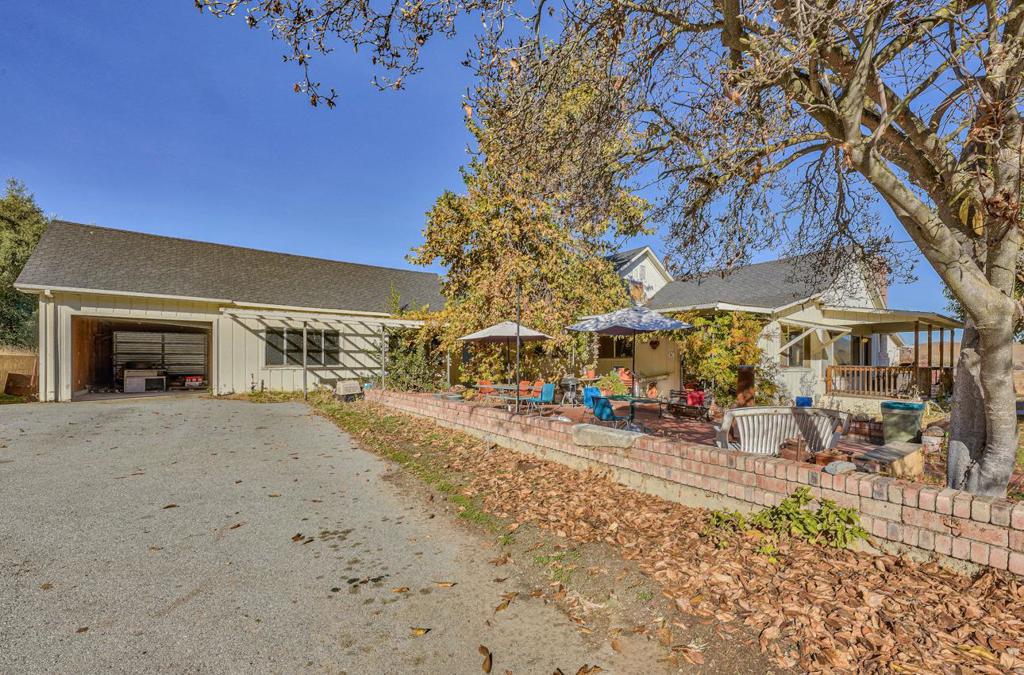 7996 Southside Road Property Photo 10