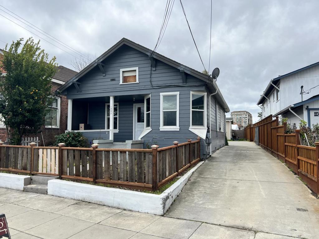 1397 Vine Street Property Photo 1