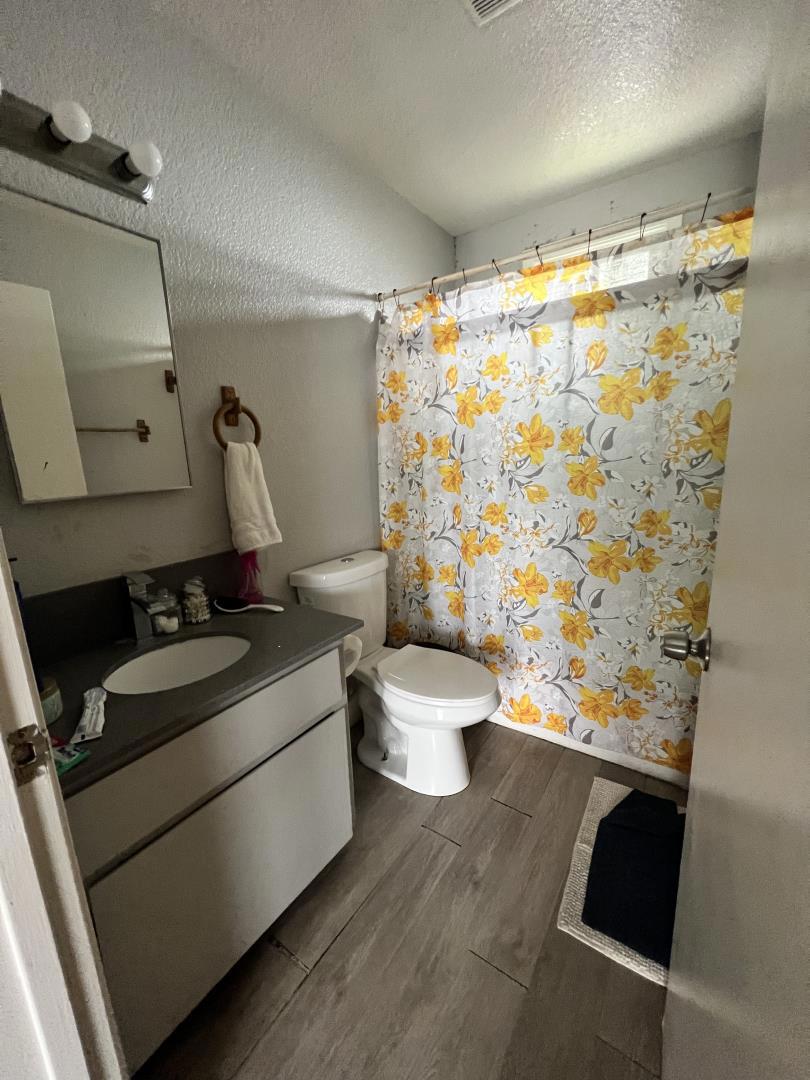 1397 Vine Street Property Photo 9