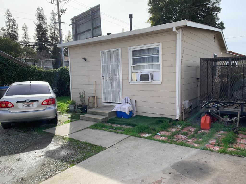 1397 Vine Street Property Photo 11