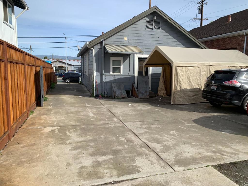 1397 Vine Street Property Photo 12