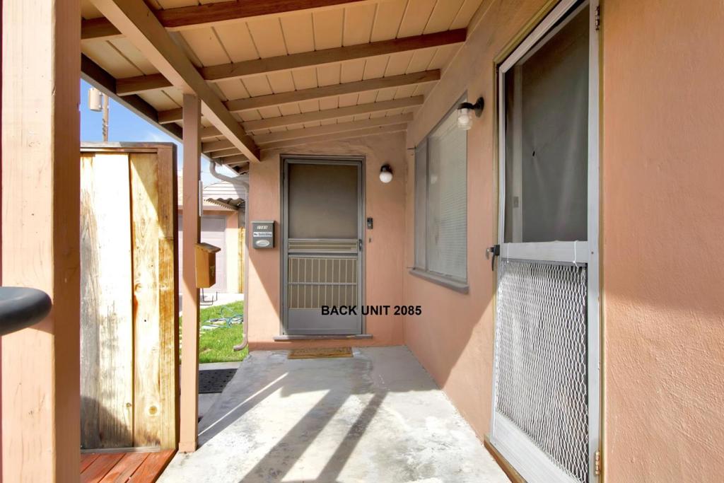 2085 Lynnhaven Drive Property Photo 3