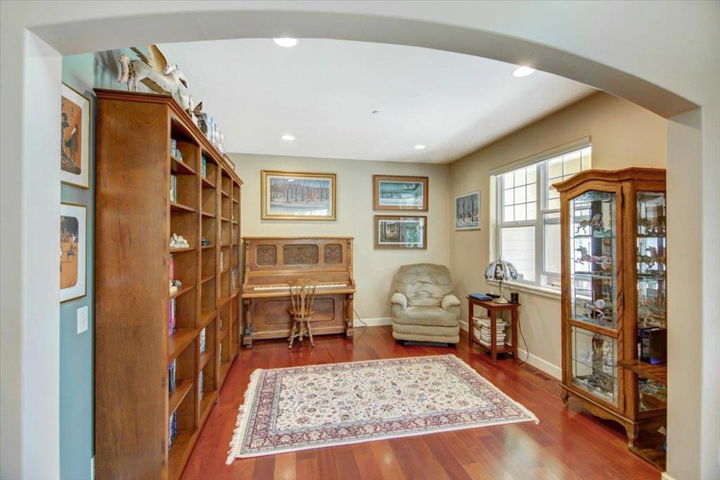 839 Calabasas Road Property Photo 10