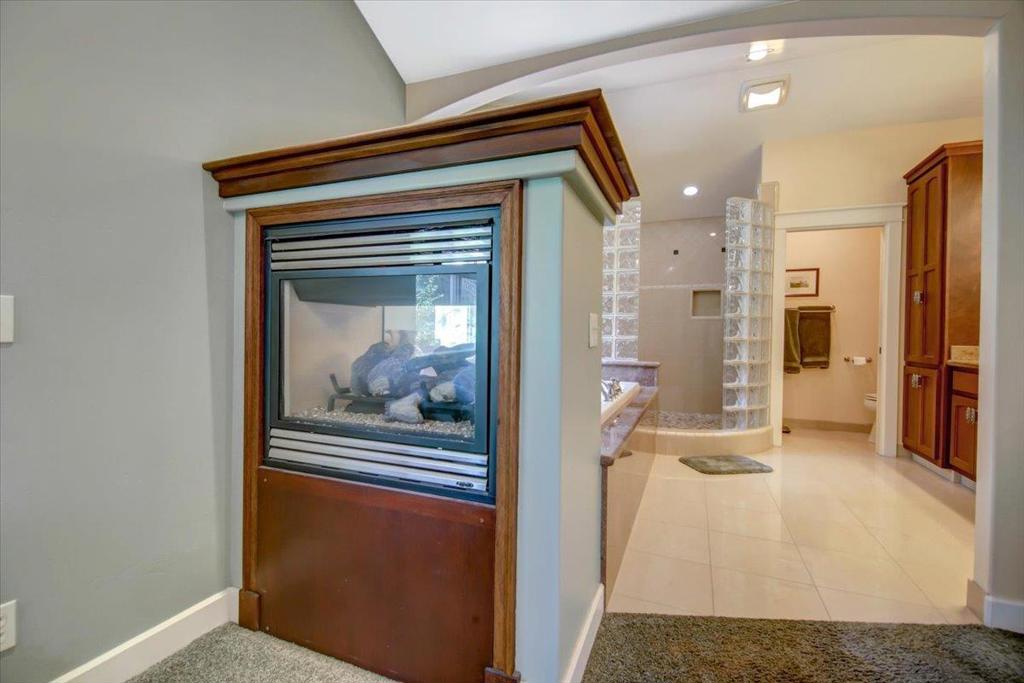 839 Calabasas Road Property Photo 11