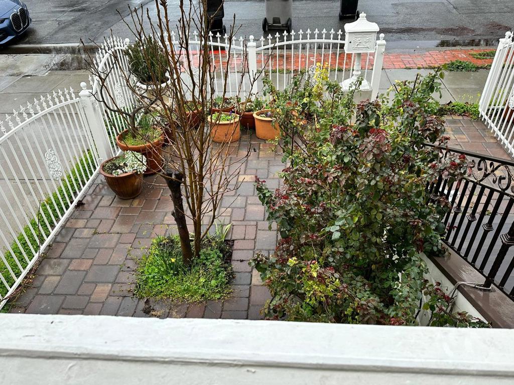 269 E Saint James Street Property Photo 8