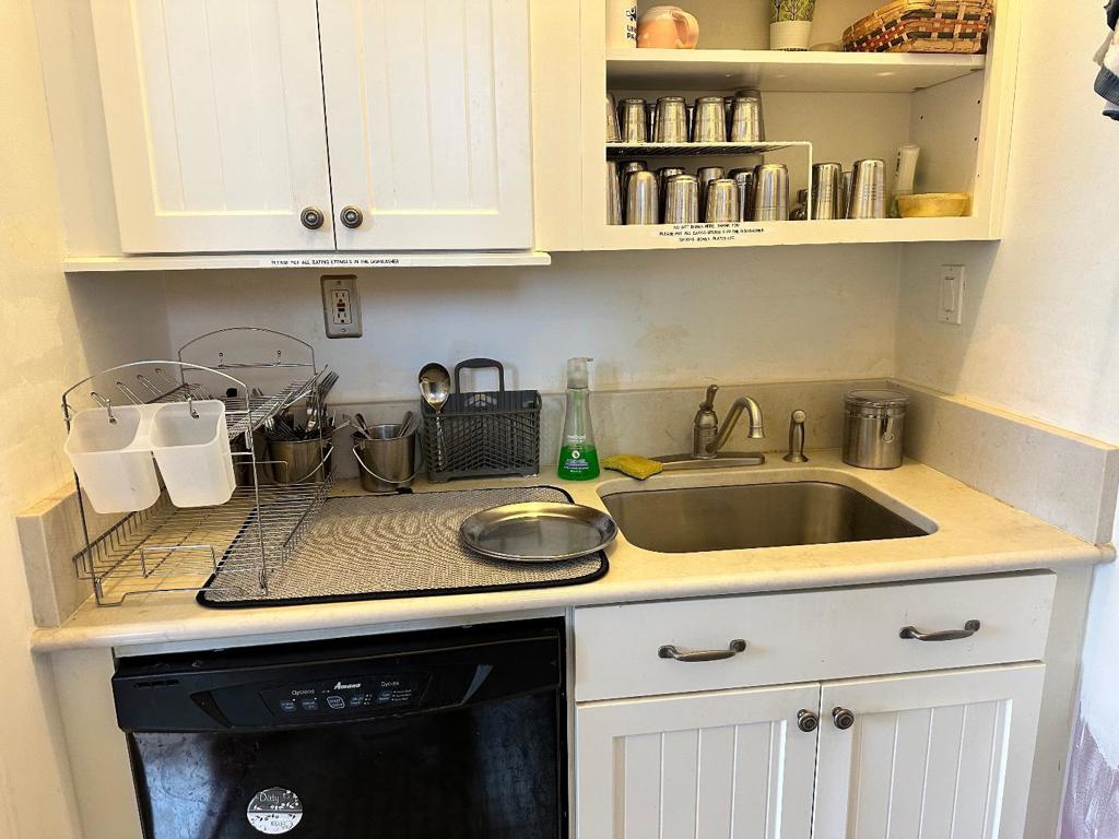 269 E Saint James Street Property Photo 18