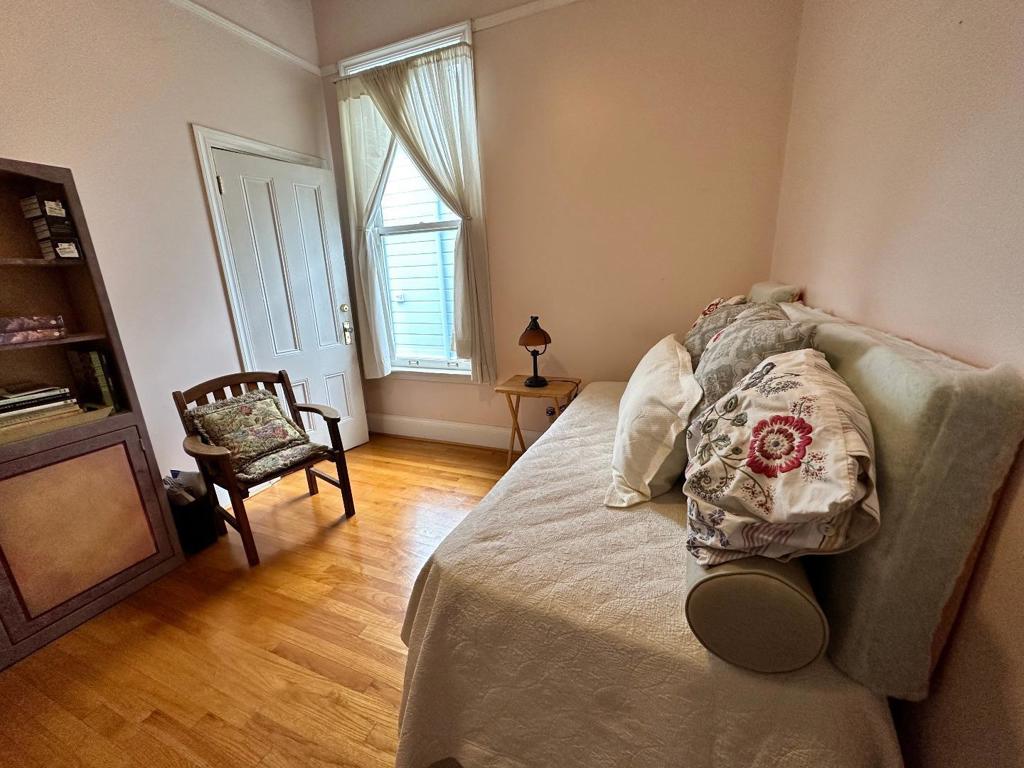 269 E Saint James Street Property Photo 20