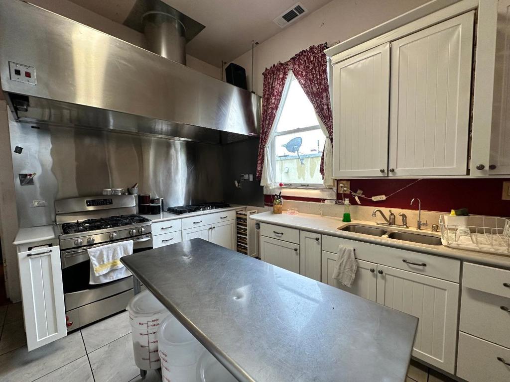269 E Saint James Street Property Photo 25
