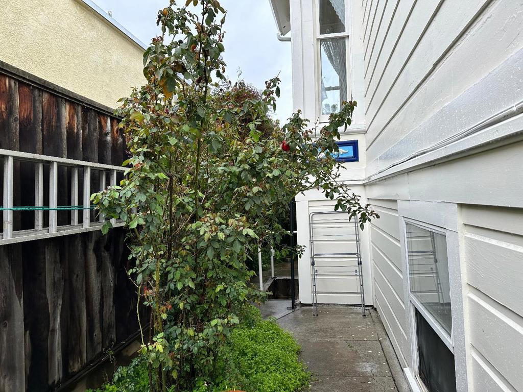 269 E Saint James Street Property Photo 38