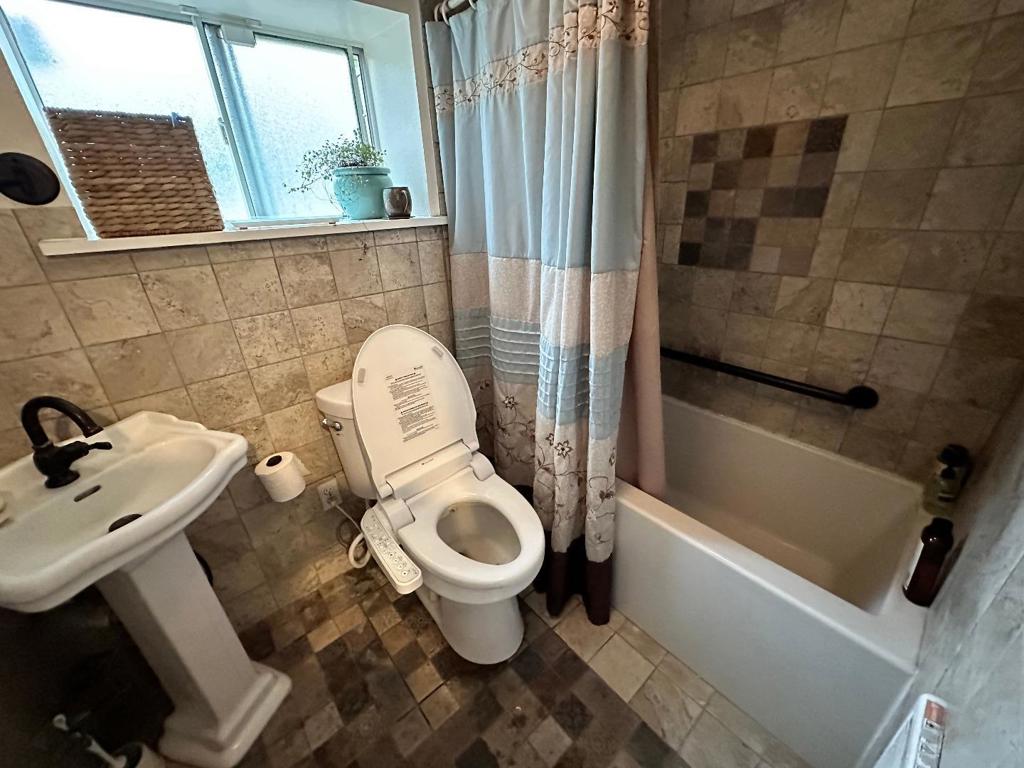 269 E Saint James Street Property Photo 49