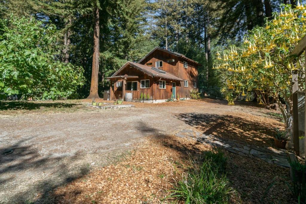 6121 Fern Flat Road Property Photo 3