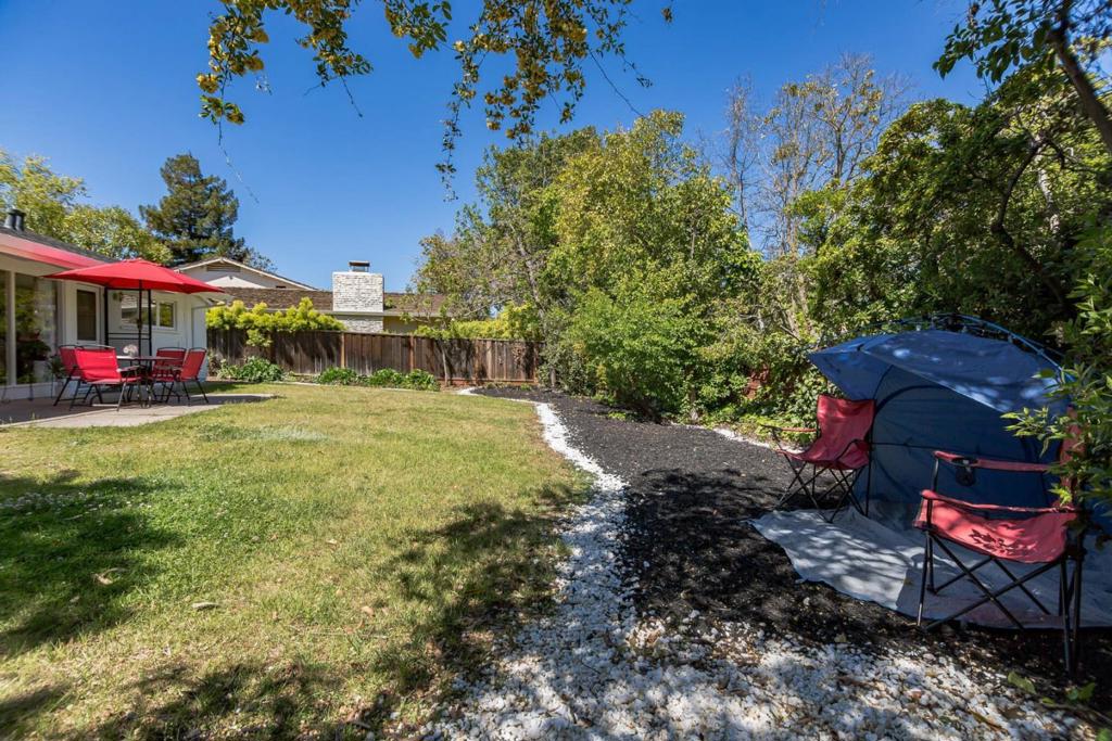 2158 Jardin Drive Property Photo 8