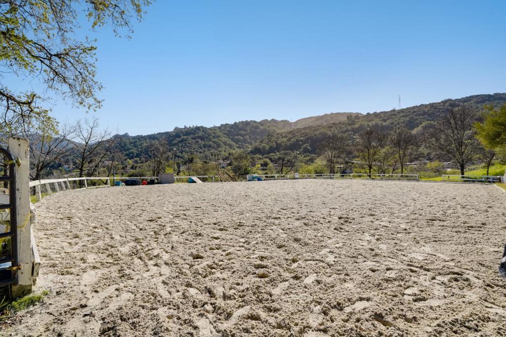 22200 Mount Eden Road Property Photo 4