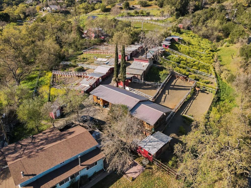 22200 Mount Eden Road Property Photo 11