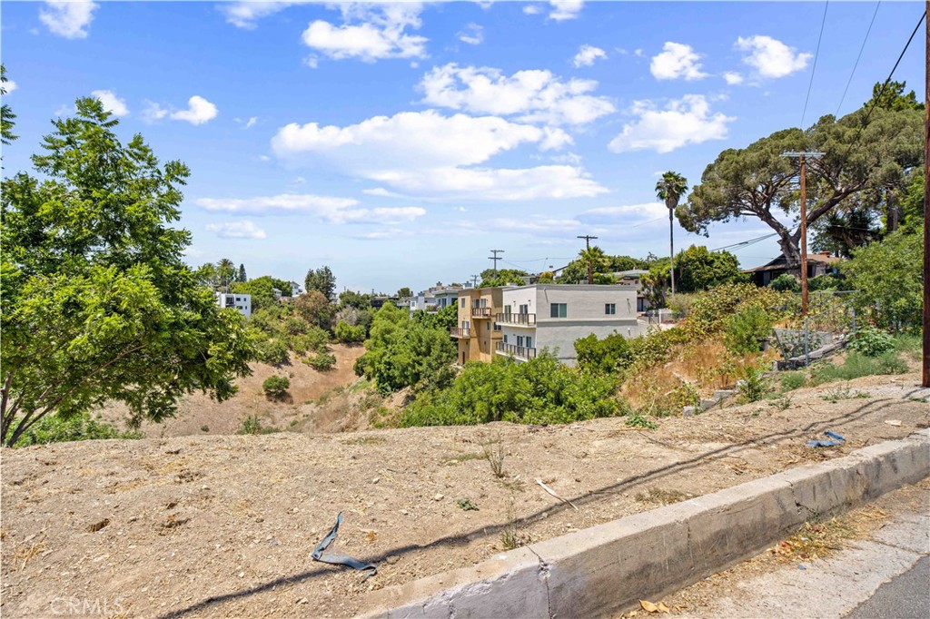 3825 Cazador Street Property Photo 3