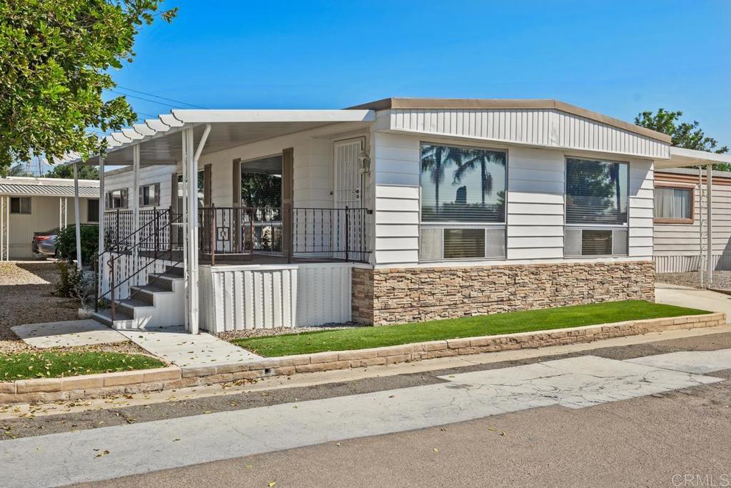 121 Orange Avenue Property Photo 2
