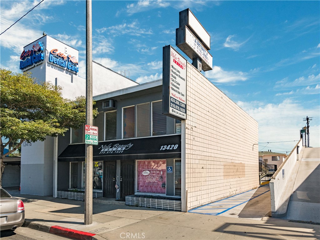 13420 Hawthorne Boulevard Property Photo 2