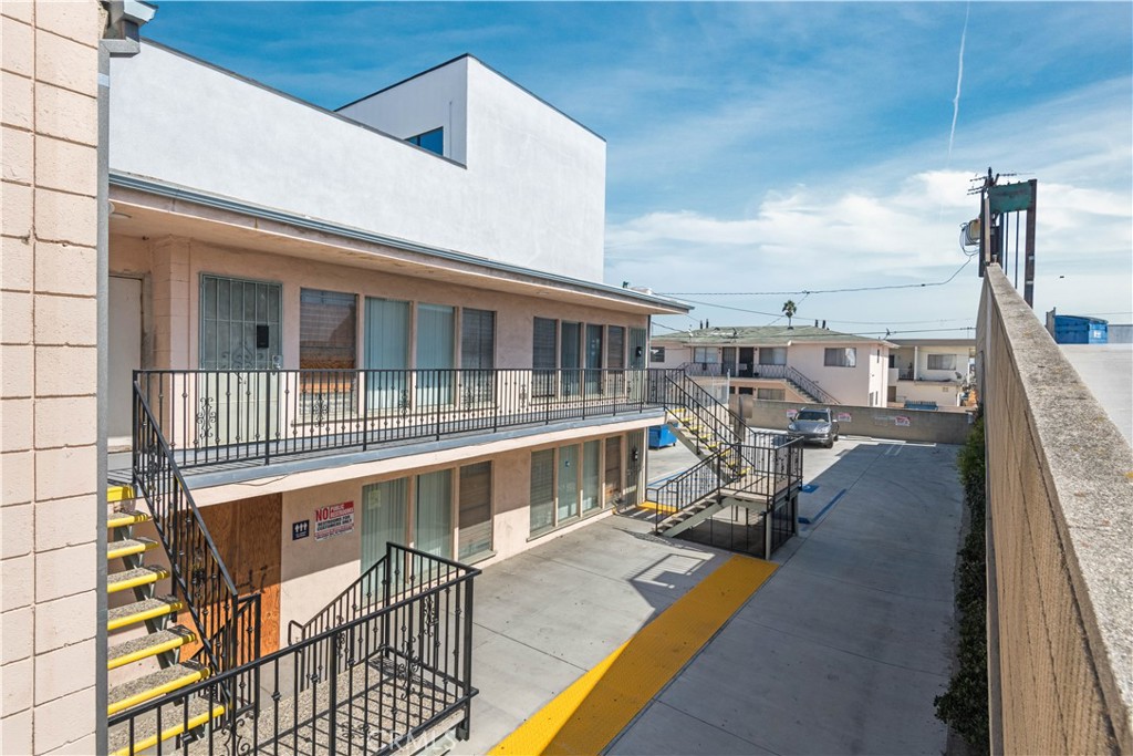 13420 Hawthorne Boulevard Property Photo 3