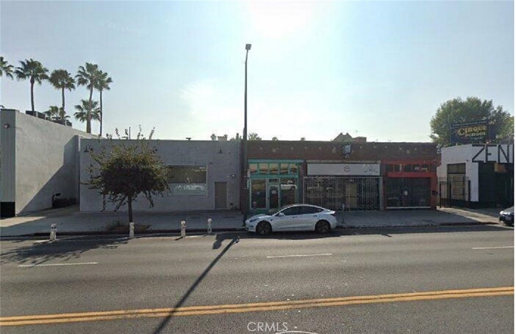5634 Hollywood Boulevard Property Photo