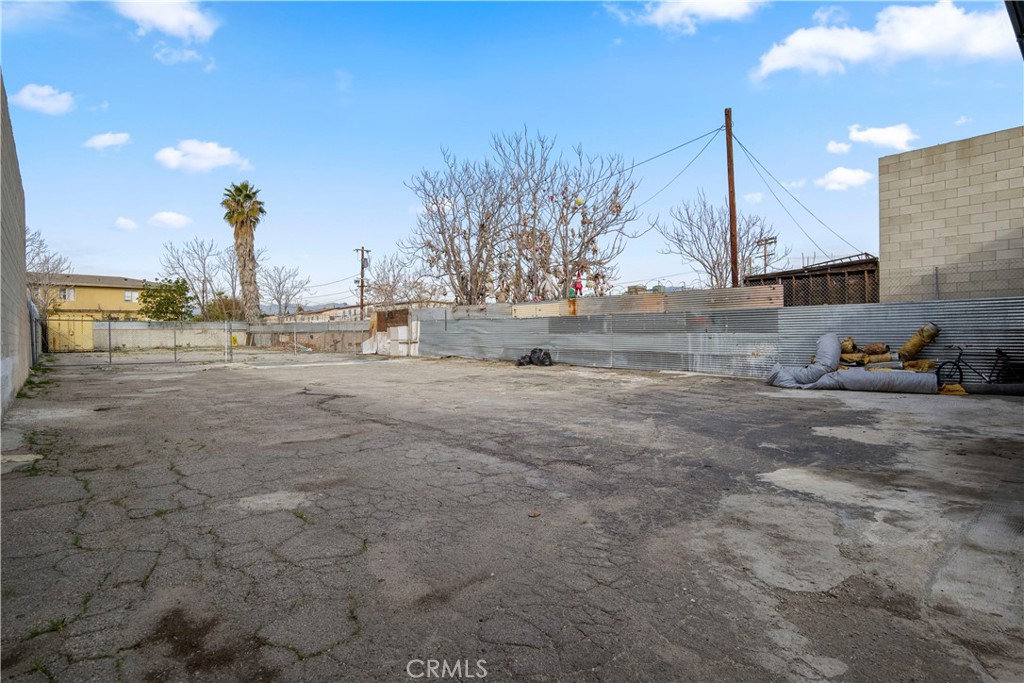 11023 Sherman Way Property Photo 8