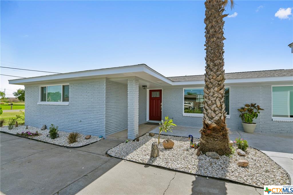 200 W Speckled Trout Lane Property Photo 1