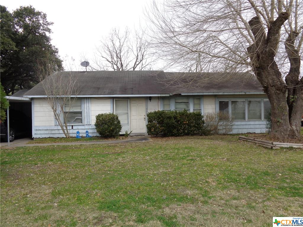 706 S Wells Street Property Photo 1