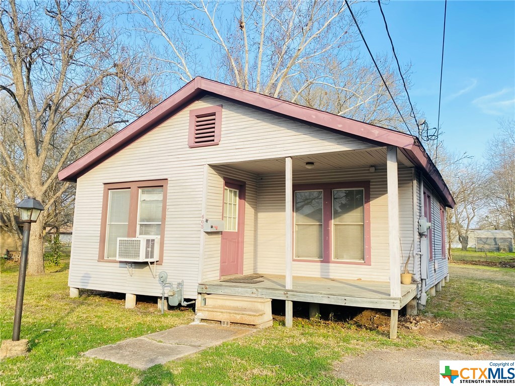 605 N Valley Street Property Photo 1