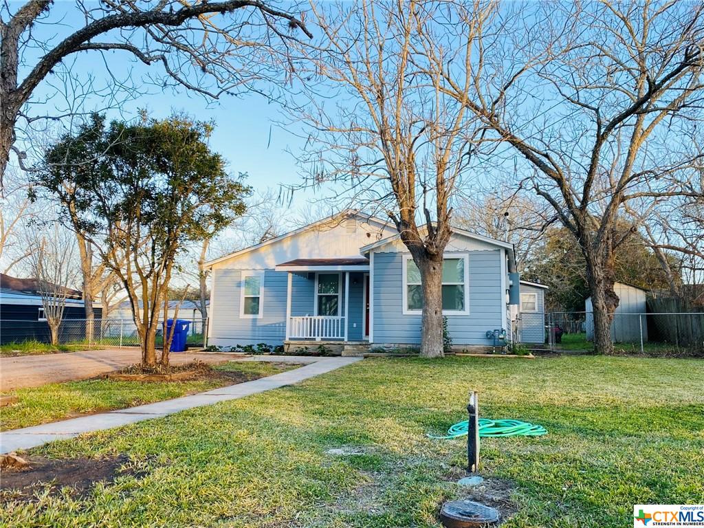 201 Robards Street Property Photo 1