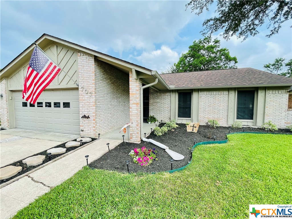 707 Monterrey Drive Property Photo 1