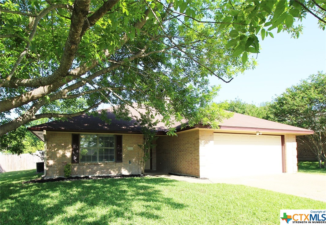 605 Man O War Drive Property Photo 1