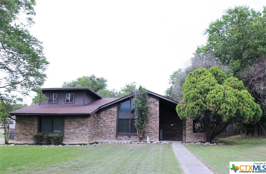 1109 Cedar Oaks Lane Property Photo 1