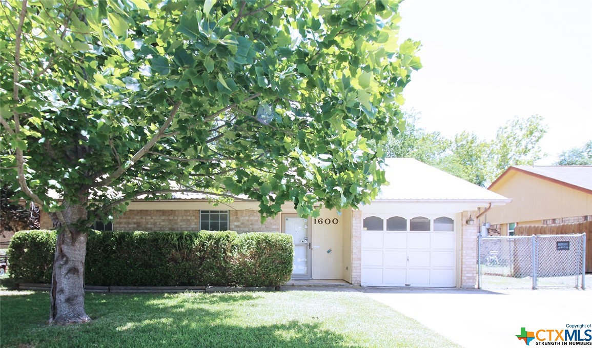 1600 Illinois Avenue Property Photo 1