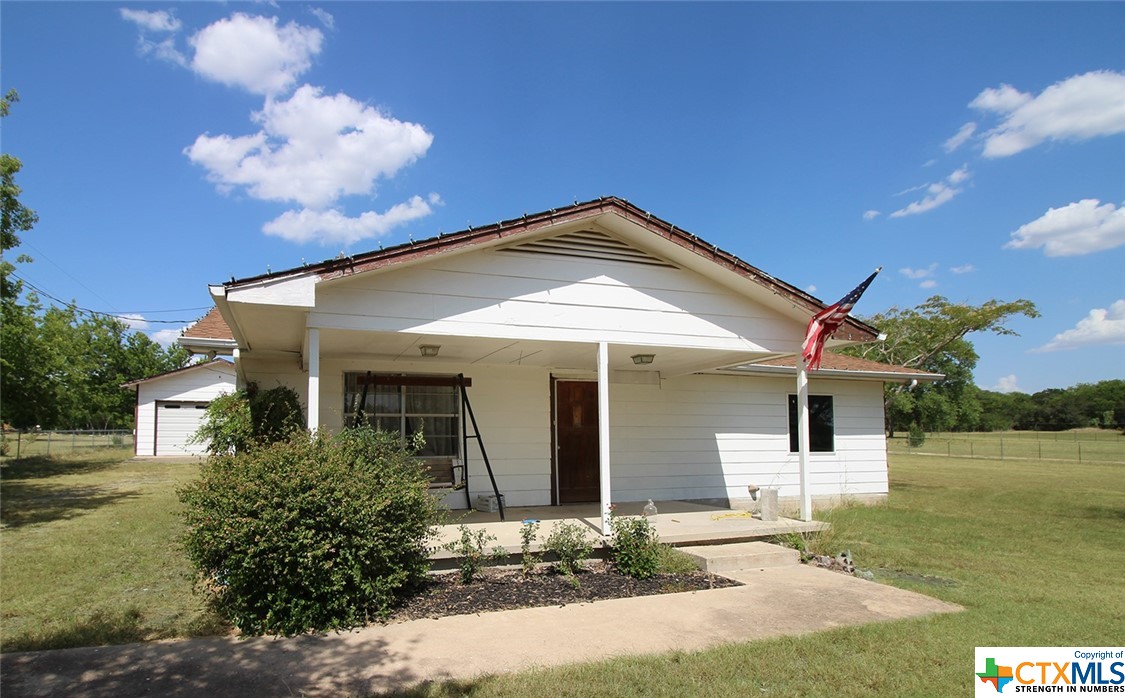 828 Shaw Lane Property Photo 1