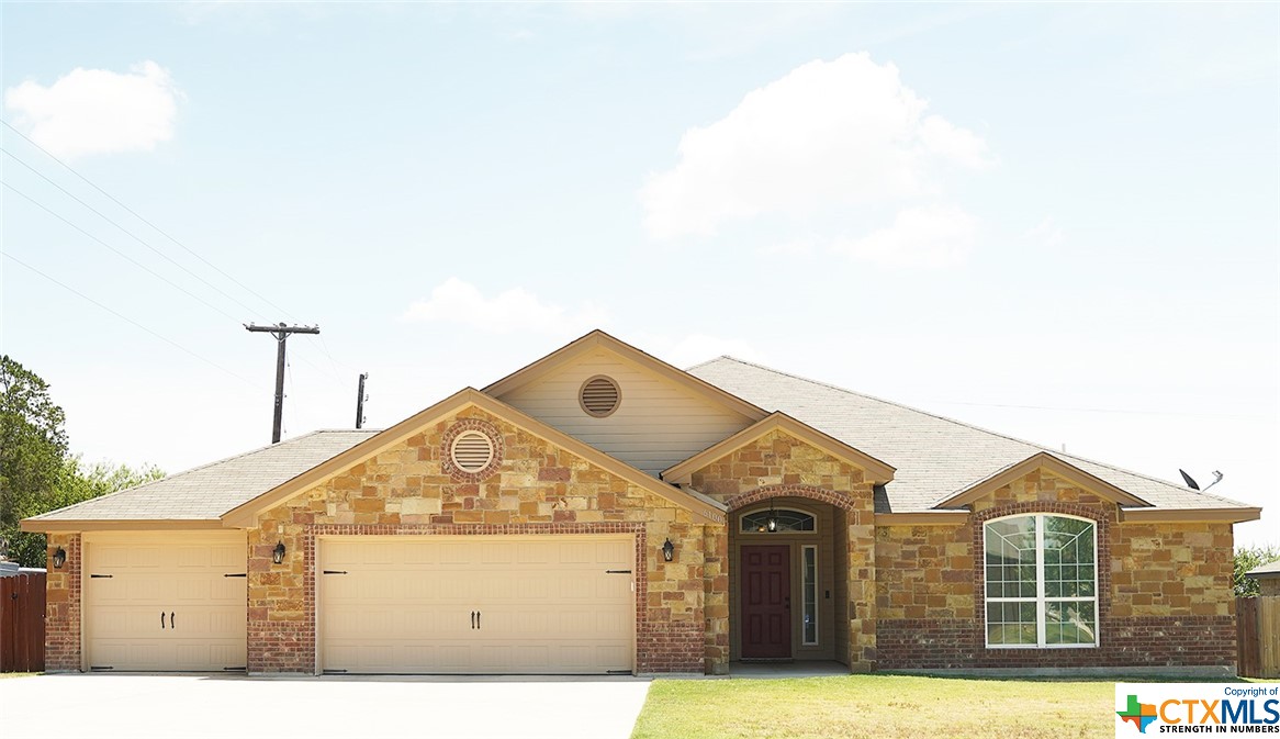 6100 Castle Gap Drive Property Photo 1