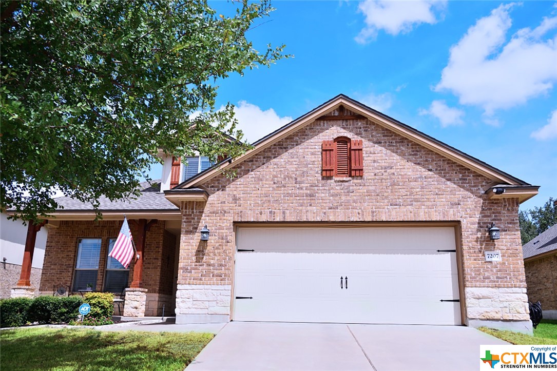 7207 Golden Oak Lane Property Photo 1