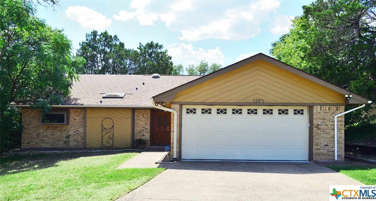 1502 Cedar Oaks Lane Property Photo 1