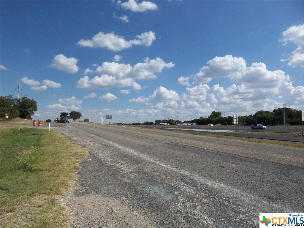 1901 W Us Hwy 190 I-14 Property Photo