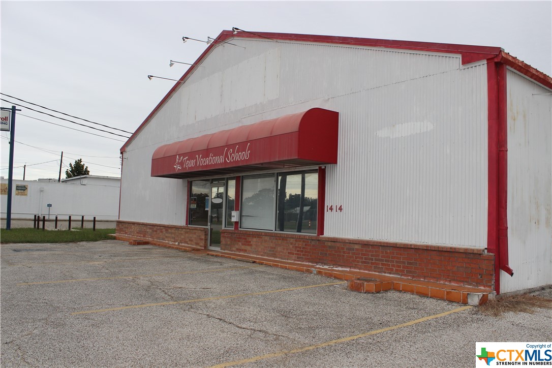 1414 N Laurent Street Property Photo 1