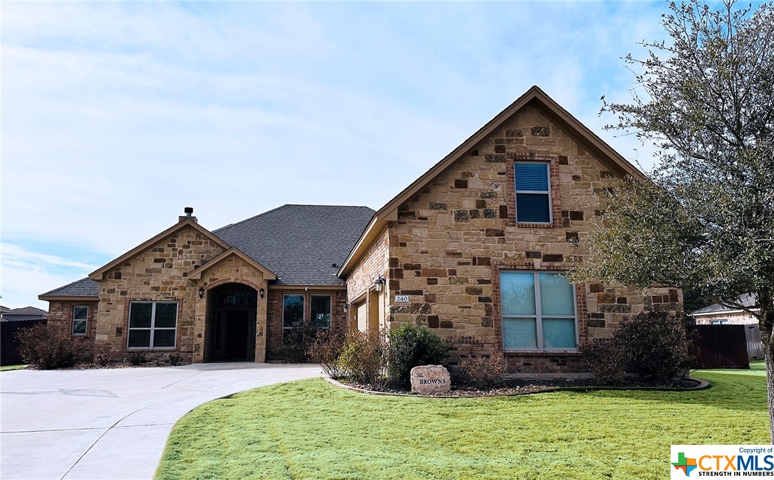 240 Mountain Rose Lane Property Photo 1