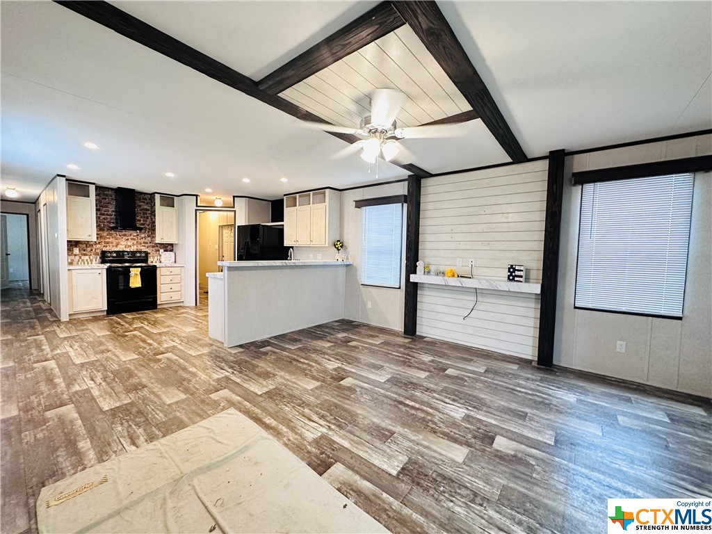 412 Moffitt Street Property Photo 1